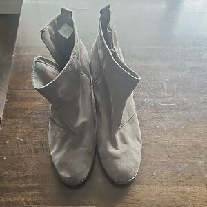 Stylish Tan Ankle Boots